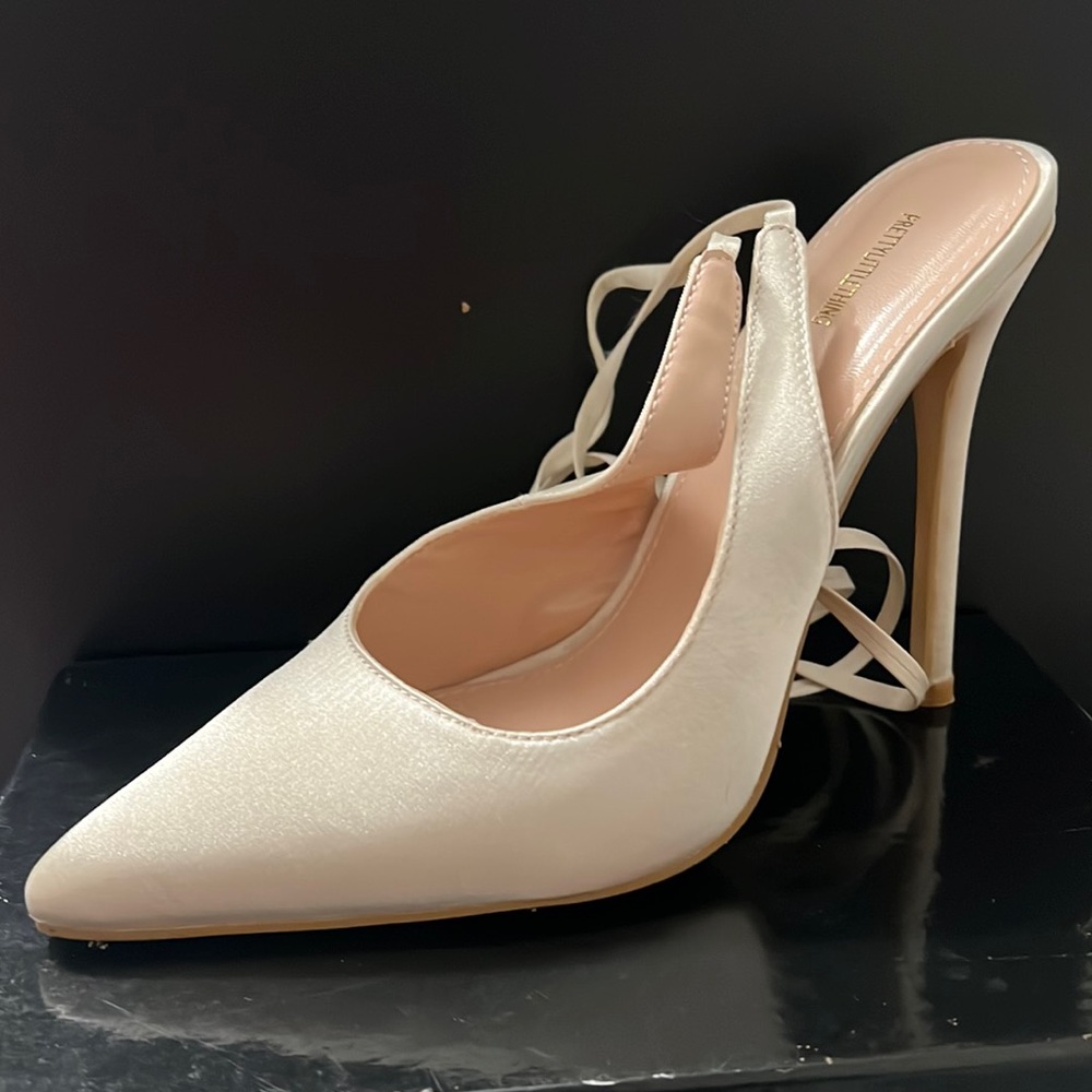 Pretty Little Thing Cream heels
